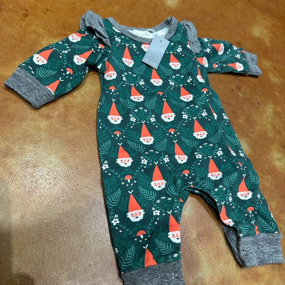 New Nordstrom Miki Miette Santa Onesie with ruffled shoulders - Picture 3 of 3